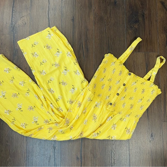 Hollister, yellow floral crop pants suit SZ LG - Picture 1 of 9